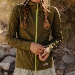 STIO Running Windbreaker Size Small